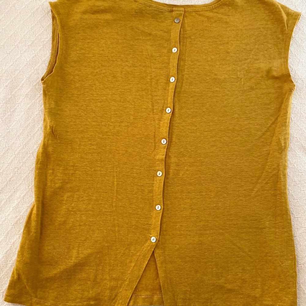 Tahari short sleeve tee with back button detail.